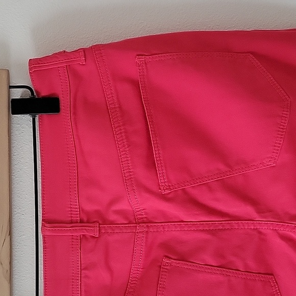 Chico's Pink Sateen Slim Crops Size 0 - Picture 4 of 7